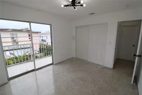 951 SW 7th Street Miami FL 33130