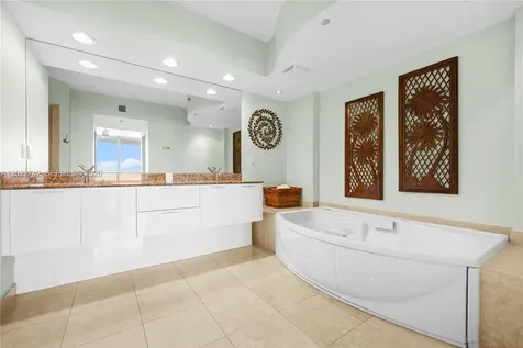 400 Alton Road Miami Beach FL 33139