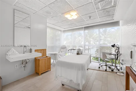 400 Alton Road Miami Beach FL 33139