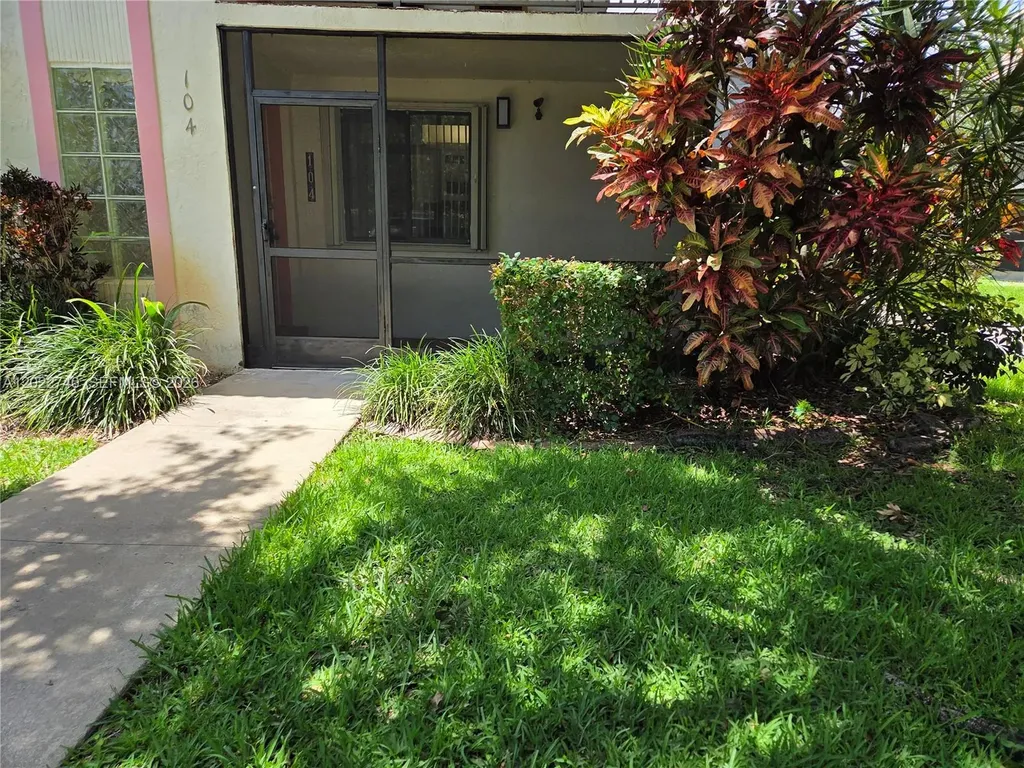 413 Lakeview Drive Weston FL 33326