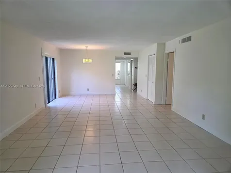 413 Lakeview Drive Weston FL 33326
