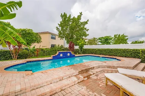 806 NE 191st Street Miami FL 33179