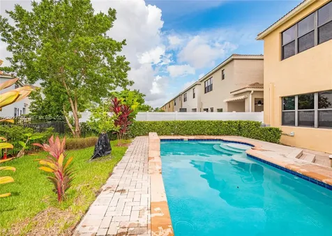 806 NE 191st Street Miami FL 33179