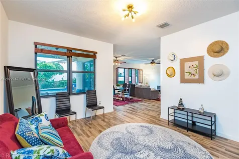 806 NE 191st Street Miami FL 33179