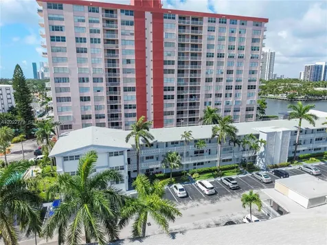 3133 S Ocean Drive Hallandale Beach FL 33009