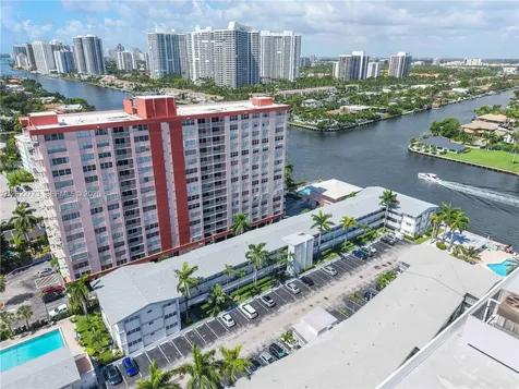 3133 S Ocean Drive Hallandale Beach FL 33009