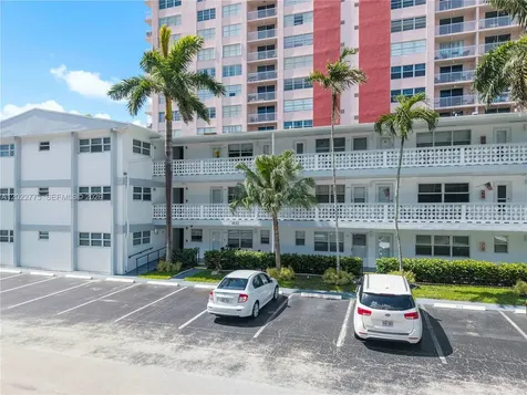 3133 S Ocean Drive Hallandale Beach FL 33009