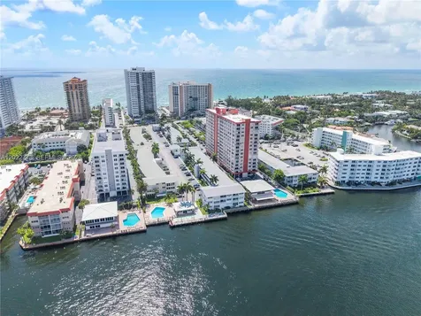3133 S Ocean Drive Hallandale Beach FL 33009