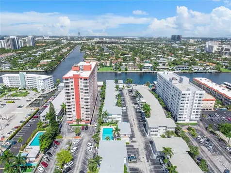 3133 S Ocean Drive Hallandale Beach FL 33009