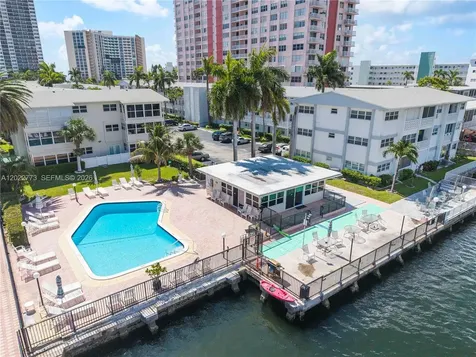 3133 S Ocean Drive Hallandale Beach FL 33009