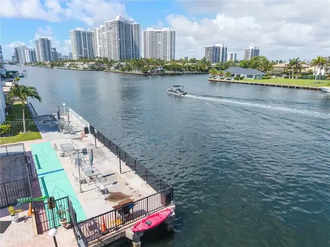3133 S Ocean Drive Hallandale Beach FL 33009