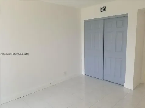 100 Bayview Drive Sunny Isles Beach FL 33160