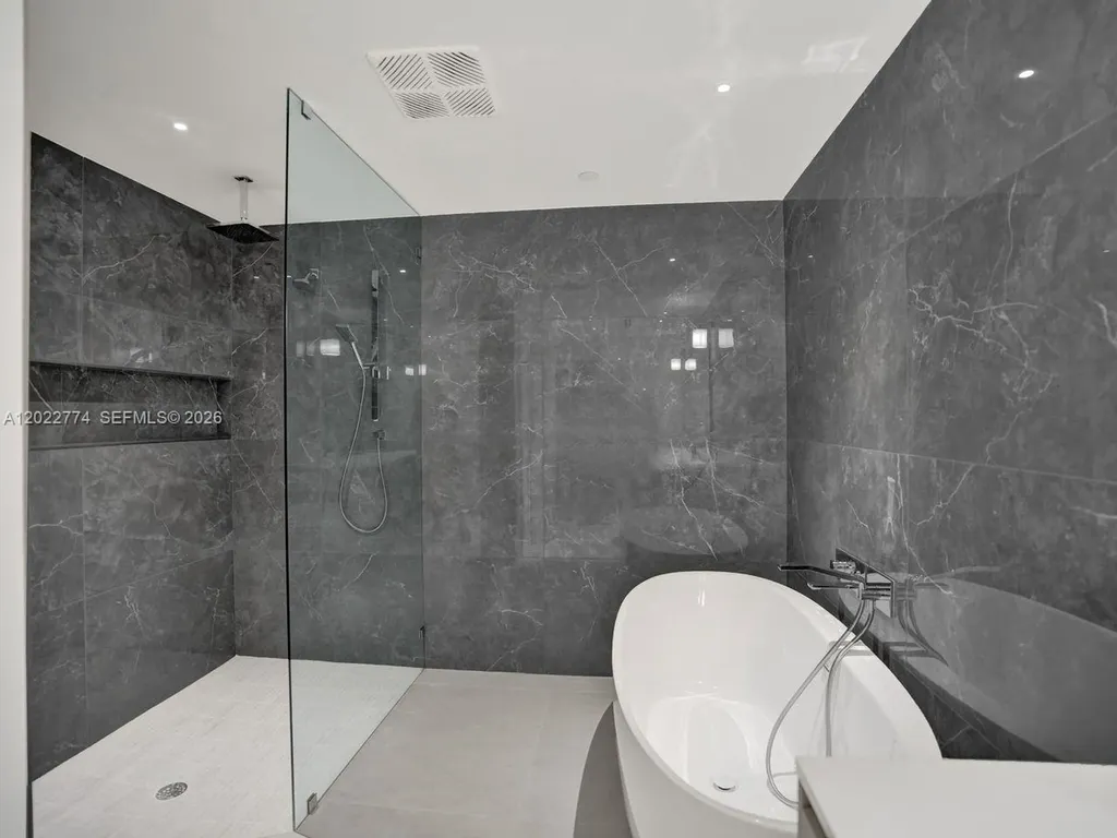407 N Riverside Pompano Beach FL 33062