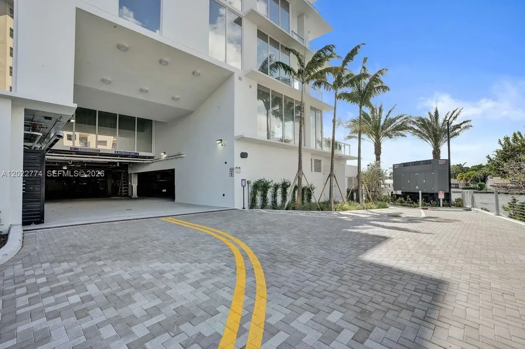 407 N Riverside Pompano Beach FL 33062