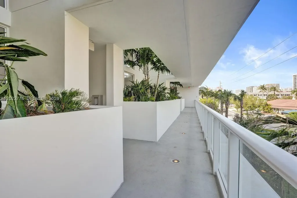 407 N Riverside Pompano Beach FL 33062