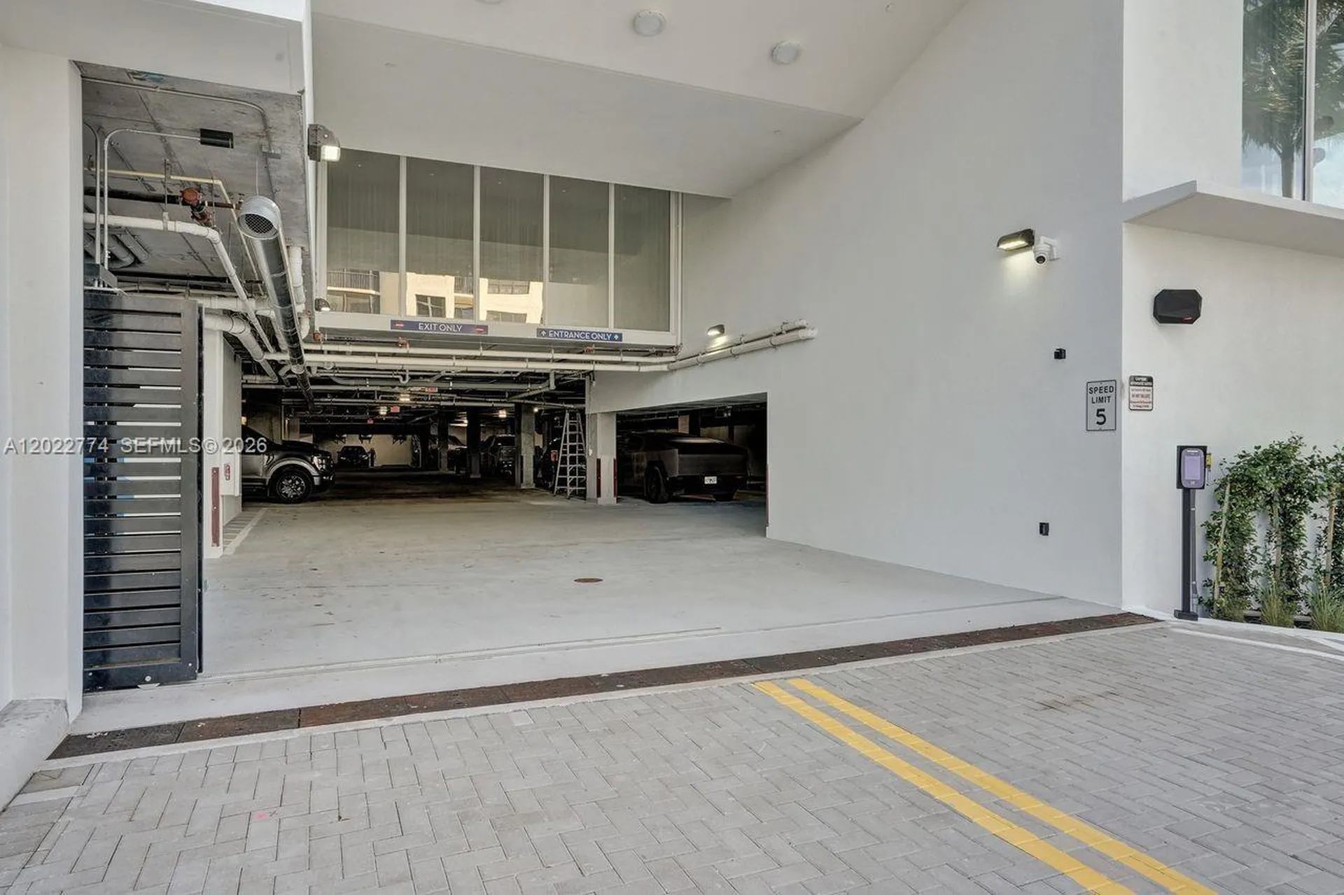 407 N Riverside Pompano Beach FL 33062
