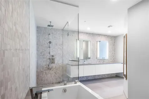 68 SE 6th Street Miami FL 33131