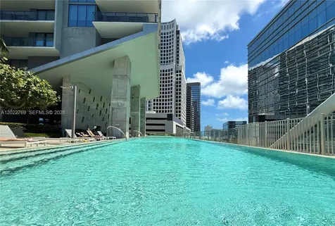 68 SE 6th Street Miami FL 33131