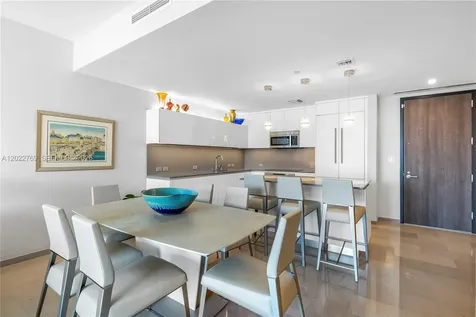 68 SE 6th Street Miami FL 33131