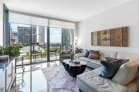 68 SE 6th Street Miami FL 33131