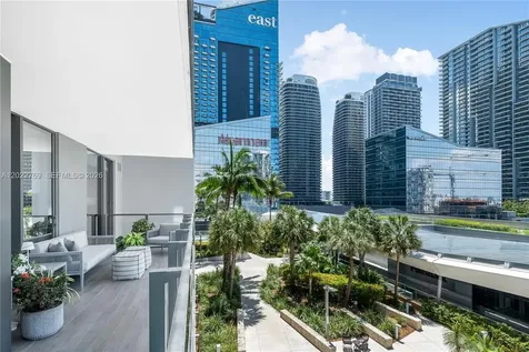 68 SE 6th Street Miami FL 33131