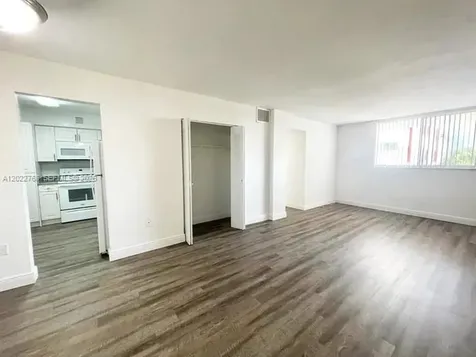 999 NE 167th Street North Miami Beach FL 33162