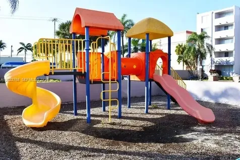 999 NE 167th Street North Miami Beach FL 33162