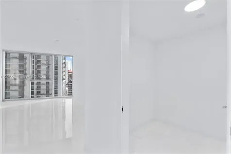 300 Biscayne Blvd Way Miami FL 33131