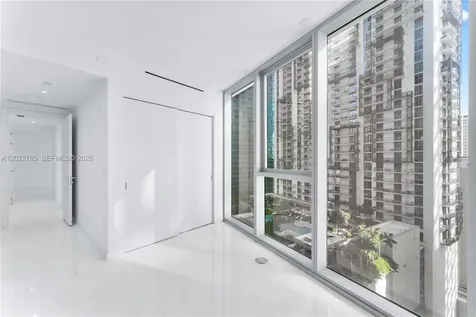 300 Biscayne Blvd Way Miami FL 33131