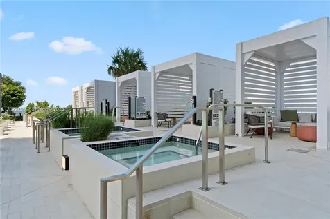 300 Biscayne Blvd Way Miami FL 33131