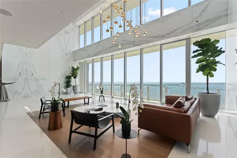 300 Biscayne Blvd Way Miami FL 33131