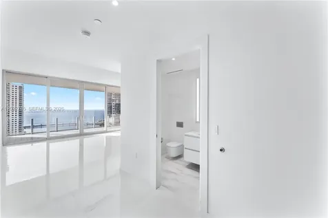 300 Biscayne Blvd Way Miami FL 33131