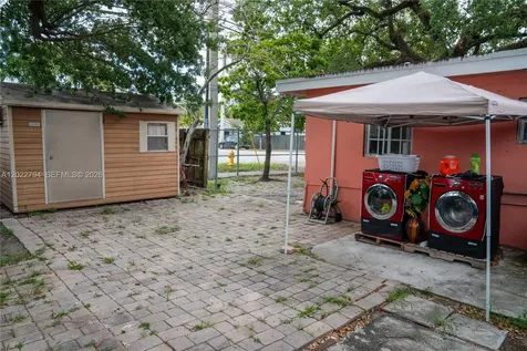 3401 NW 15th Street Miami FL 33125
