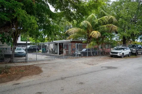3401 NW 15th Street Miami FL 33125
