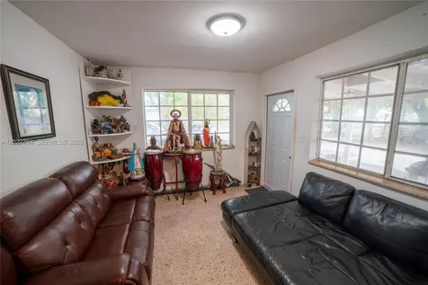 3401 NW 15th Street Miami FL 33125