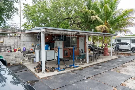 3401 NW 15th Street Miami FL 33125
