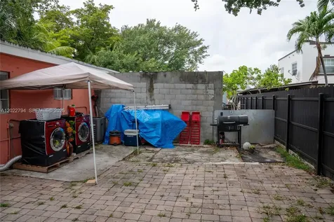 3401 NW 15th Street Miami FL 33125