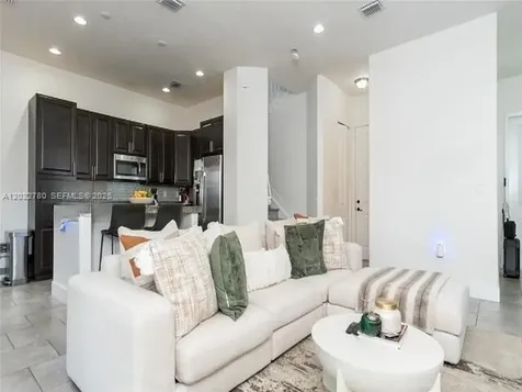 9794 W 34th Court Hialeah FL 33018
