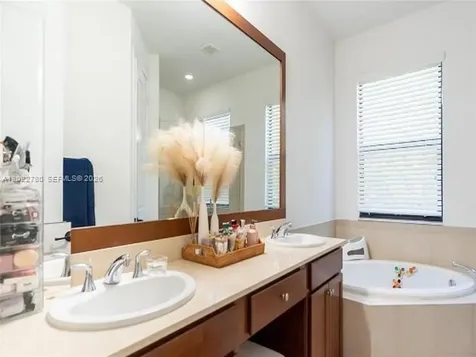9794 W 34th Court Hialeah FL 33018