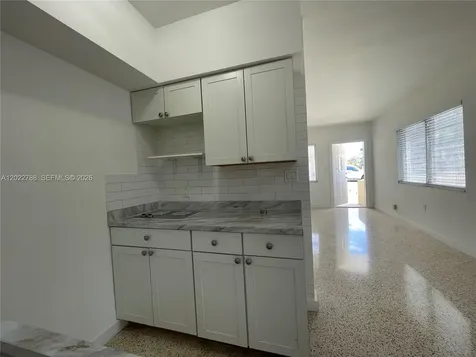 940 SW 4th Avenue Miami FL 33130