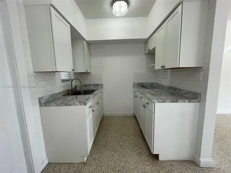 940 SW 4th Avenue Miami FL 33130