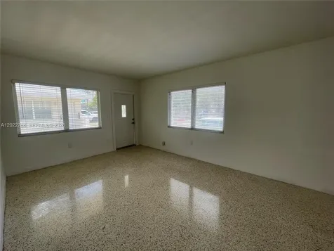 940 SW 4th Avenue Miami FL 33130