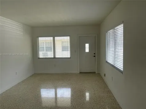 940 SW 4th Avenue Miami FL 33130