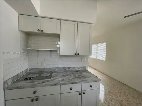 940 SW 4th Avenue Miami FL 33130