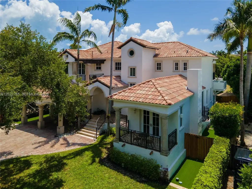 350 Redwood Lane Key Biscayne FL 33149