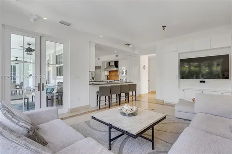 350 Redwood Lane Key Biscayne FL 33149