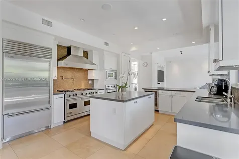 350 Redwood Lane Key Biscayne FL 33149