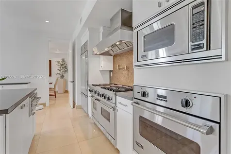 350 Redwood Lane Key Biscayne FL 33149