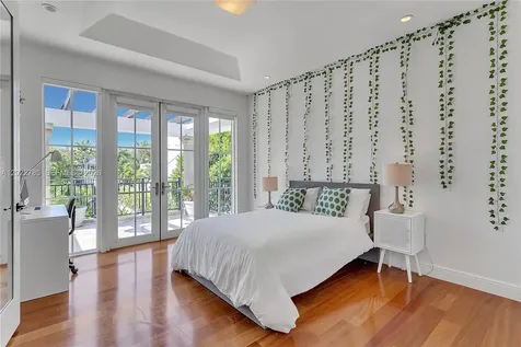 350 Redwood Lane Key Biscayne FL 33149