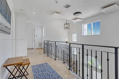 350 Redwood Lane Key Biscayne FL 33149